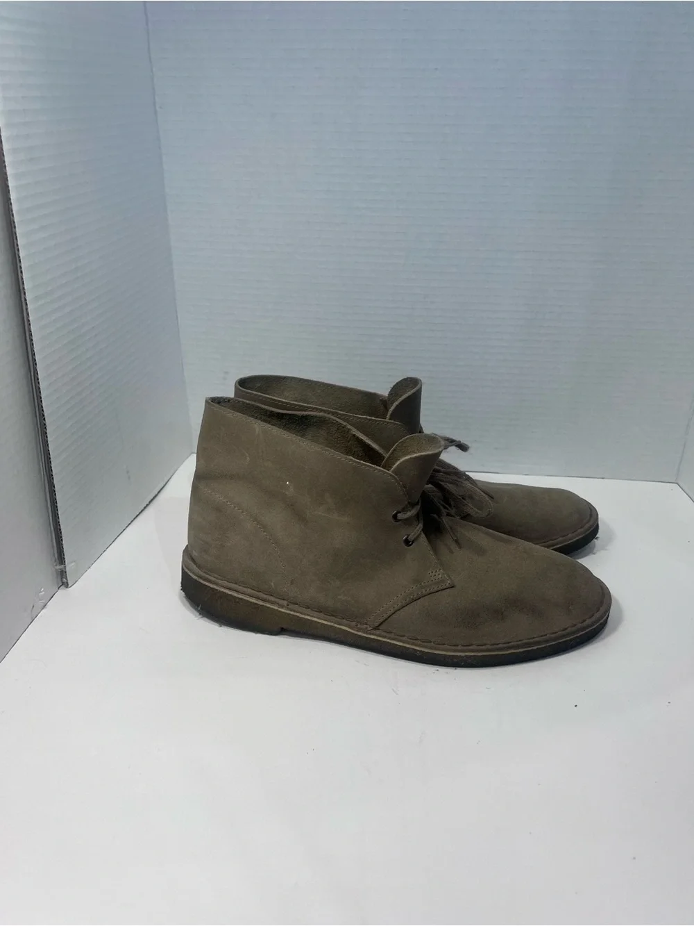 Clarks Men's Chukka Boots in Olive Suede